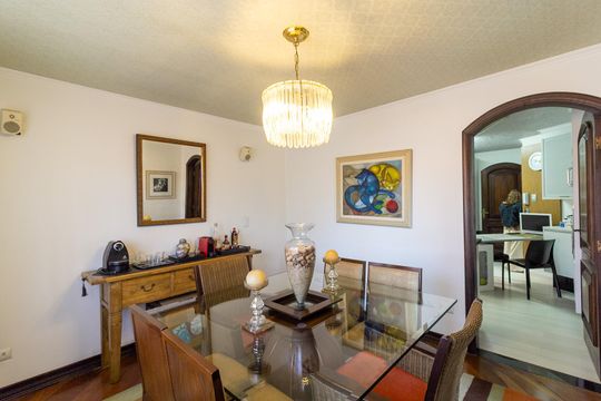 Casa no Brooklin, 3 quartos, 2 suítes, churrasqueira no condomínio, para comprar. — Sala de Jantar