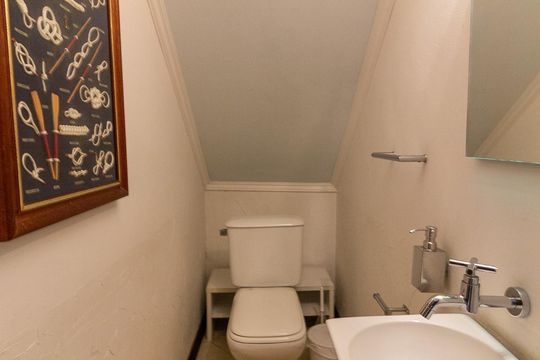 Casa no Brooklin, 3 quartos, 2 suítes, churrasqueira no condomínio, para comprar. — Lavabo 2