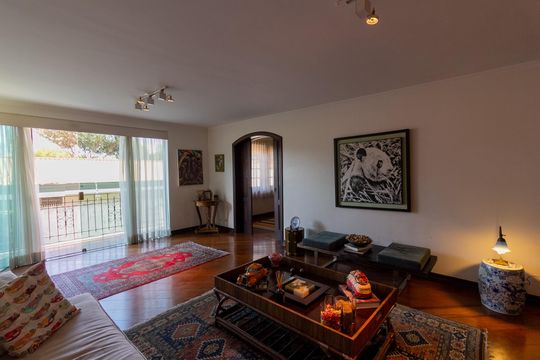 Casa no Brooklin, 3 quartos, 2 suítes, churrasqueira no condomínio, para comprar. — Sala
