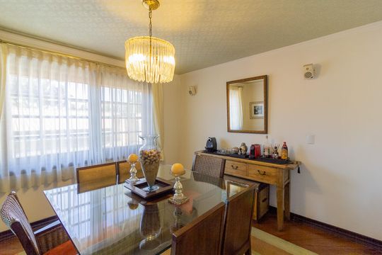 Casa no Brooklin, 3 quartos, 2 suítes, churrasqueira no condomínio, para comprar. — Sala de Jantar