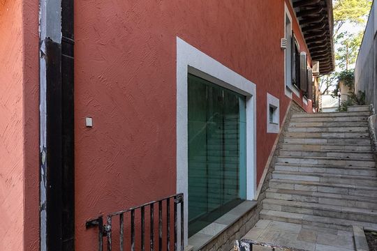 Casa no Brooklin, 3 quartos, 2 suítes, churrasqueira no condomínio, para comprar. — Quintal