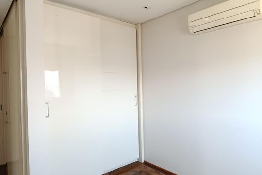Compra apartamento com varanda, 3 quartos e academia no condomínio. — Suíte 1