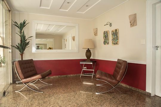 Apartamento com 4 quartos, varanda e academia na Vila Clementino, perfeito para comprar. — Hall social