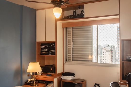 Apartamento com 4 quartos, varanda e academia na Vila Clementino, perfeito para comprar. — Suíte 1