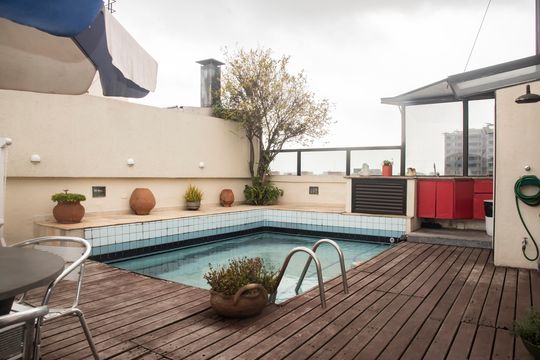 Apartamento com 4 quartos, varanda e academia na Vila Clementino, perfeito para comprar. — Cobertura - Piscina