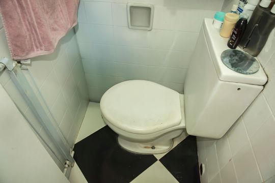 Apartamento com 4 quartos, varanda e academia na Vila Clementino, perfeito para comprar. — Banheiro de Serviço