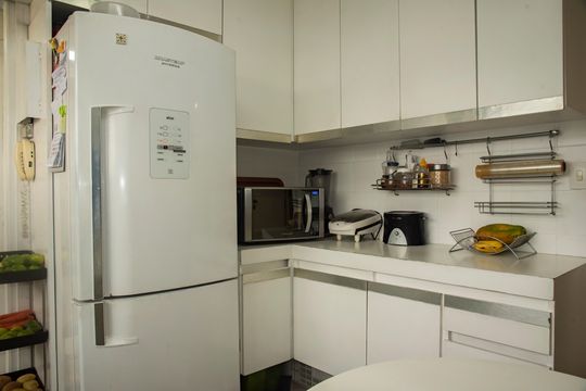 Apartamento com 4 quartos, varanda e academia na Vila Clementino, perfeito para comprar. — Cozinha