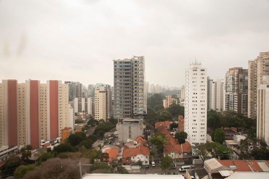 Apartamento com 4 quartos, varanda e academia na Vila Clementino, perfeito para comprar. — Vista da Suíte 1