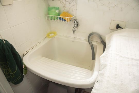 Apartamento com 4 quartos, varanda e academia na Vila Clementino, perfeito para comprar. — Área de Serviço