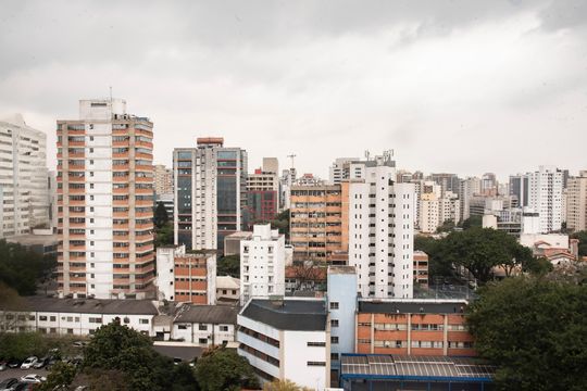 Apartamento com 4 quartos, varanda e academia na Vila Clementino, perfeito para comprar. — Vista do Quarto