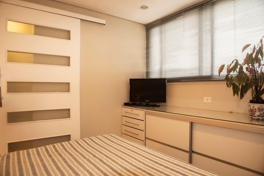 Apartamento com 4 quartos, varanda e academia na Vila Clementino, perfeito para comprar. — Suíte 2