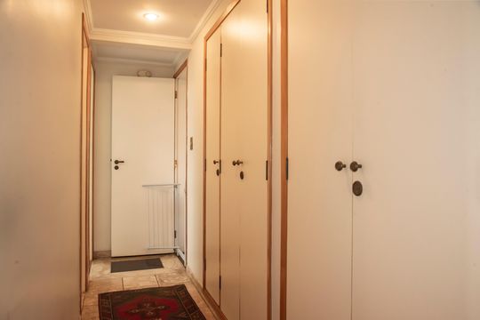 Apartamento com 4 quartos, varanda e academia na Vila Clementino, perfeito para comprar. — Corredor