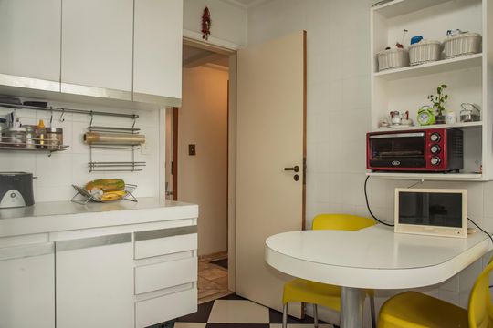 Apartamento com 4 quartos, varanda e academia na Vila Clementino, perfeito para comprar. — Cozinha