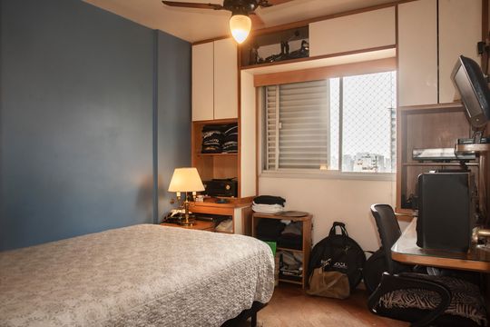 Apartamento com 4 quartos, varanda e academia na Vila Clementino, perfeito para comprar. — Suíte 1