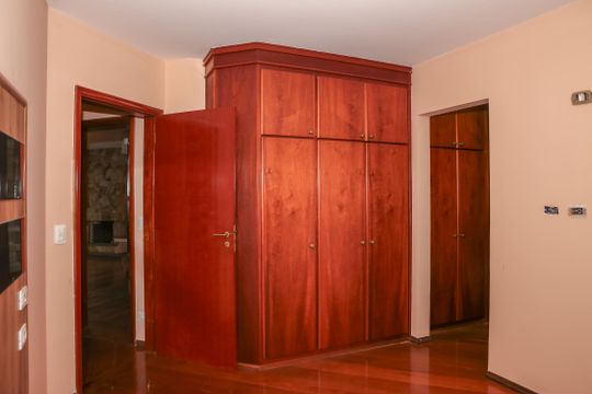 Apartamento com 5 quartos e varanda gourmet em condomínio com churrasqueira para comprar. — Suíte 1