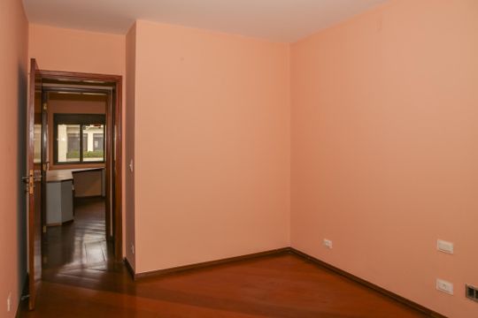 Apartamento com 5 quartos e varanda gourmet em condomínio com churrasqueira para comprar. — Quarto 2