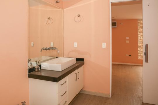 Apartamento com 5 quartos e varanda gourmet em condomínio com churrasqueira para comprar. — Banheiro da Suíte 3