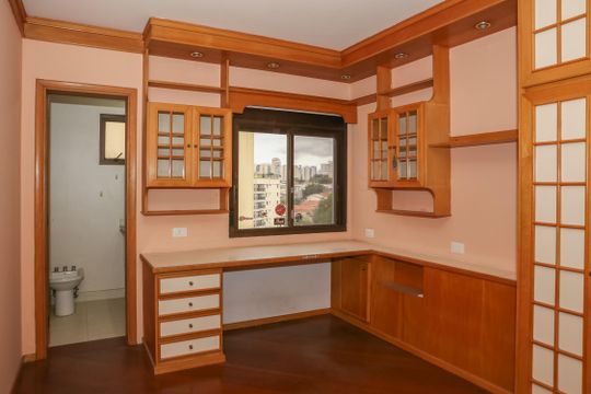Apartamento com 5 quartos e varanda gourmet em condomínio com churrasqueira para comprar. — Suíte 2