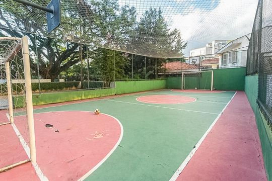 Apartamento com 5 quartos e varanda gourmet em condomínio com churrasqueira para comprar. — Quadra Esportiva