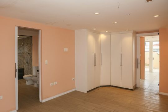 Apartamento com 5 quartos e varanda gourmet em condomínio com churrasqueira para comprar. — Suíte 3