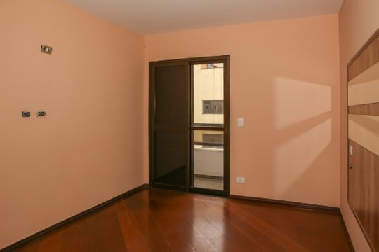 Apartamento com 5 quartos e varanda gourmet em condomínio com churrasqueira para comprar. — Suíte 1