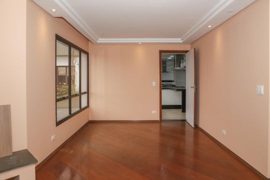 Apartamento com 5 quartos e varanda gourmet em condomínio com churrasqueira para comprar. — Sala