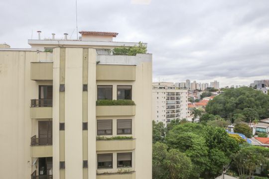 Apartamento com 5 quartos e varanda gourmet em condomínio com churrasqueira para comprar. — Vista do Quarto 1