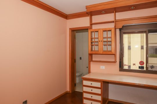 Apartamento com 5 quartos e varanda gourmet em condomínio com churrasqueira para comprar. — Suíte 2