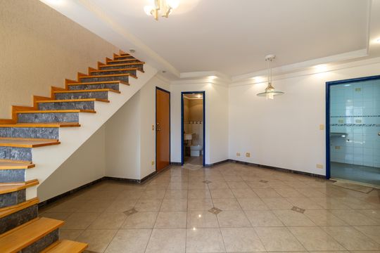Comprar apartamento com 3 quartos e academia no condomínio. — Sala