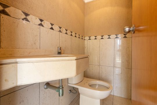 Comprar apartamento com 3 quartos e academia no condomínio. — Lavabo 2
