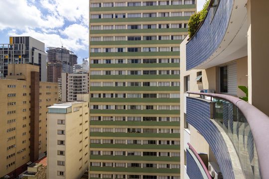 Comprar apartamento com 3 quartos e academia no condomínio. — Varanda Vista