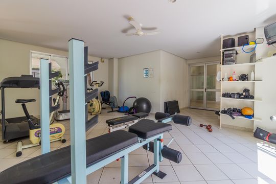 Comprar apartamento com 3 quartos e academia no condomínio. — Área comum - Academia