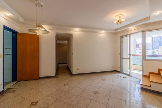 Comprar apartamento com 3 quartos e academia no condomínio. — Sala