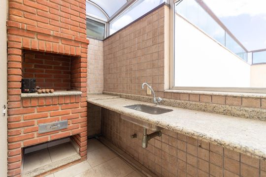 Comprar apartamento com 3 quartos e academia no condomínio. — Terraço