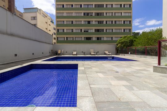 Comprar apartamento com 3 quartos e academia no condomínio. — Área comum - Piscina