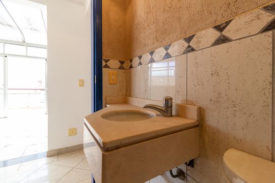Comprar apartamento com 3 quartos e academia no condomínio. — Lavabo 2