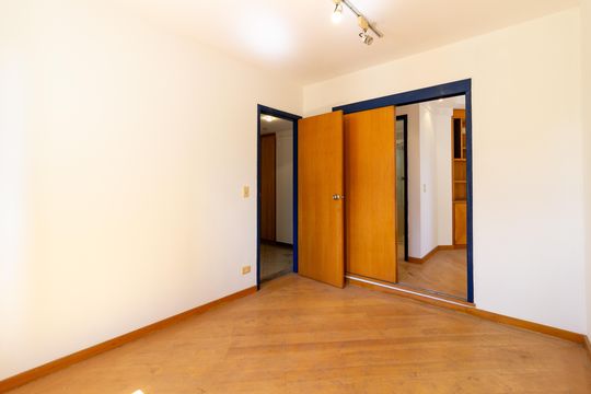 Comprar apartamento com 3 quartos e academia no condomínio. — Suíte