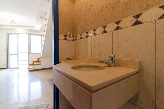 Comprar apartamento com 3 quartos e academia no condomínio. — Lavabo 1