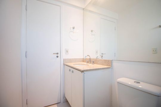 Apartamento com 1 quarto para alugar na Cidade Monções. — Banheiro da Suíte