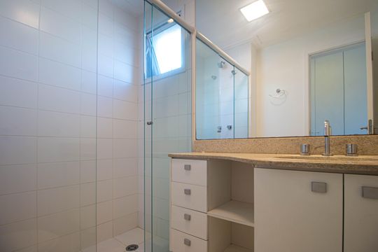 Apartamento com 1 quarto para alugar na Cidade Monções. — Banheiro da Suíte 2