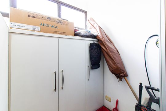 Apartamento mobiliado com 4 quartos, 1 suíte, quintal e piscina no condomínio, ideal para comprar. — Ginástica