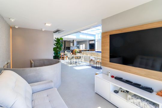 Comprar apartamento no Brooklin Novo com 3 quartos, mobiliado e ideal para quem tem animais de estimação. — Sala de TV