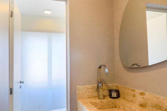 Comprar apartamento no Brooklin Novo com 3 quartos, mobiliado e ideal para quem tem animais de estimação. — Banheiro 2