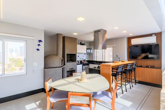 Comprar apartamento no Brooklin Novo com 3 quartos, mobiliado e ideal para quem tem animais de estimação. — Espaço Gourmet/Piscina