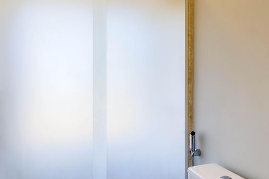 Comprar apartamento no Brooklin Novo com 3 quartos, mobiliado e ideal para quem tem animais de estimação. — Banheiro - Andar Superior