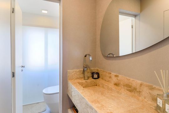 Comprar apartamento no Brooklin Novo com 3 quartos, mobiliado e ideal para quem tem animais de estimação. — Banheiro 2