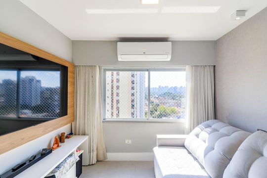 Comprar apartamento no Brooklin Novo com 3 quartos, mobiliado e ideal para quem tem animais de estimação. — Sala de TV