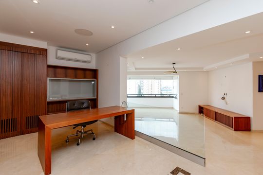 Comprar apartamento no Campo Belo com 3 quartos e piscina no condomínio. — Sala