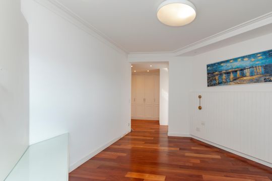 Comprar apartamento no Campo Belo com 3 quartos e piscina no condomínio. — Suíte 1