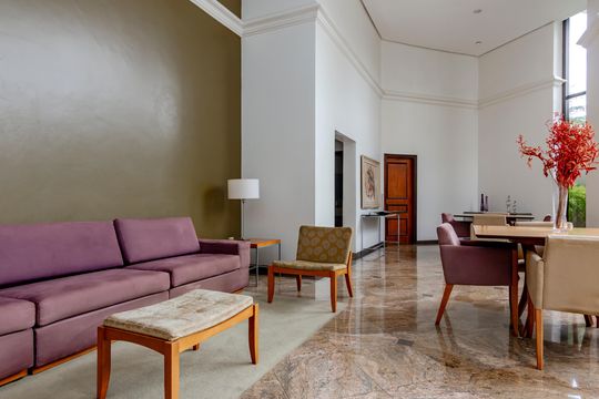 Comprar apartamento no Campo Belo com 3 quartos e piscina no condomínio. — Hall de Entrada